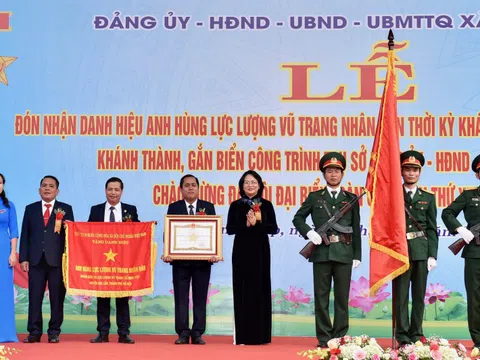 Phó Chủ tịch nước trao danh hiệu Anh hùng lực lượng vũ trang cho xã Ninh Hiệp, Hà Nội