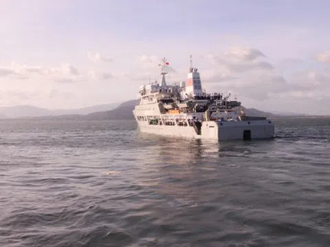 Bốn tàu hải quân chở quà Tết ra Trường Sa