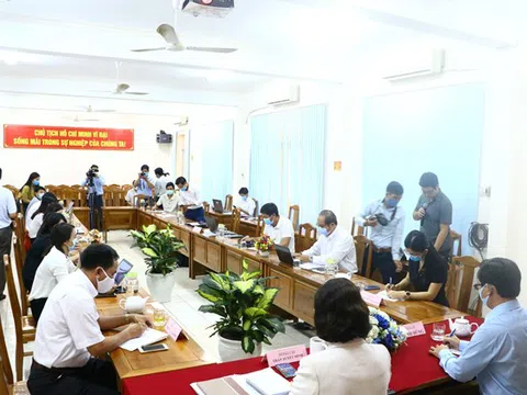 Cách tất cả các chức vụ Đảng nhiệm kỳ 2015 – 2020 với Phó Chủ tịch HĐND huyện lăng mạ tổ kiểm dịch ở Bình Phước