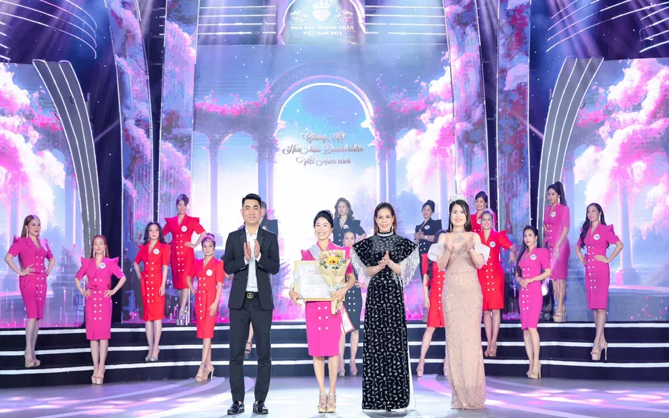Doanh nhân Huỳnh Thị Tuyết Nhung và hành trình chạm tay đến giải thưởng "người đẹp công sở" Hoa hậu Doanh nhân Việt Nam 2024