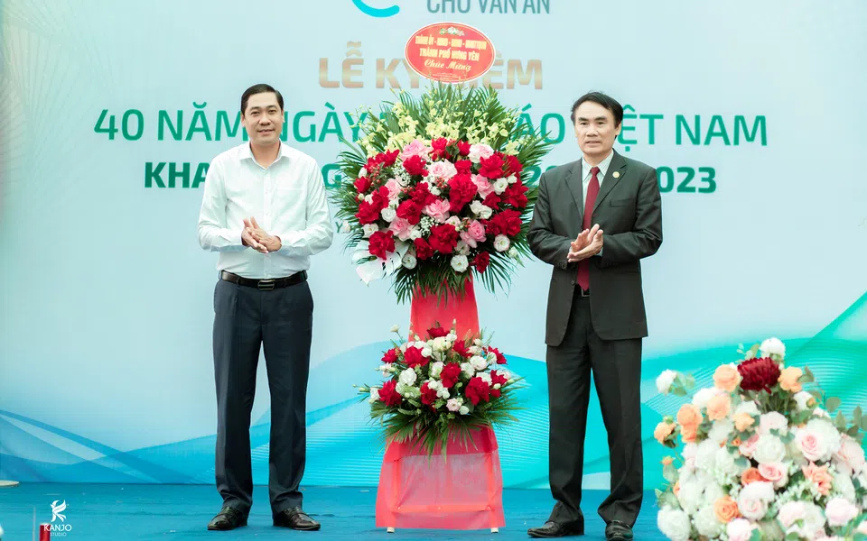 Lễ Kỷ niệm 40 năm ngày Nhà giáo Việt Nam và Lễ Khai giảng năm học mới tại Trường Đại học Chu Văn An